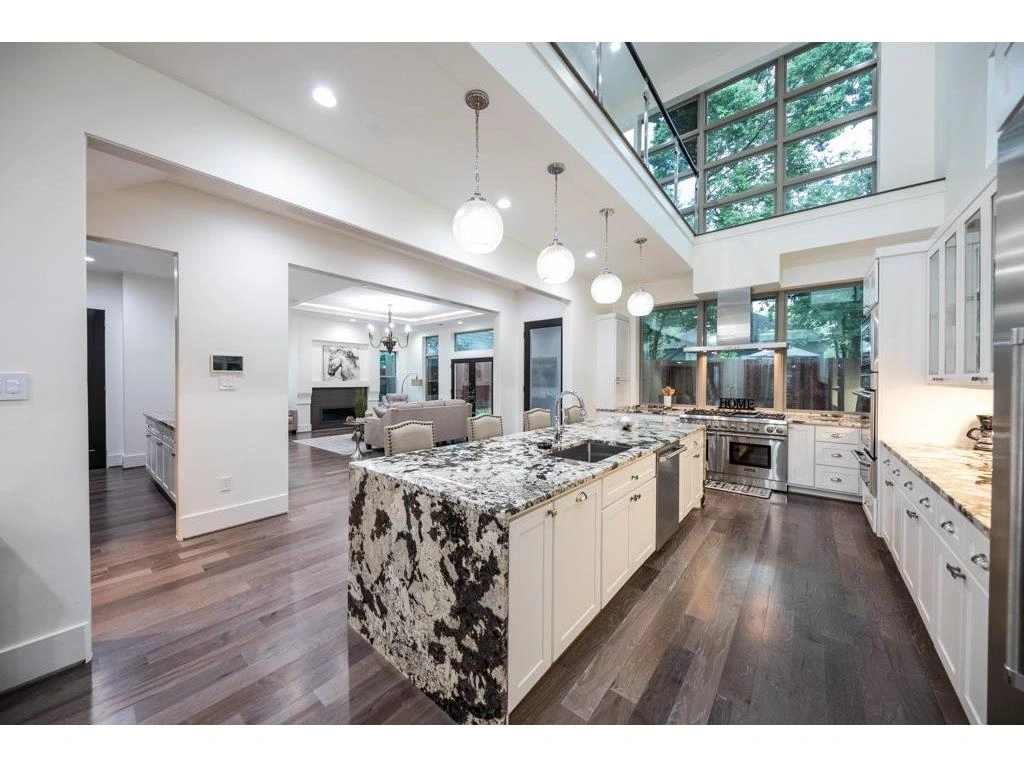 Custom Homes 1225 Welch 7